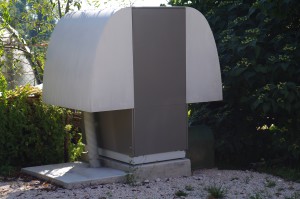 La pompa di calore condensata ad aria ELFOEnergy Horus+ installata, con potenza termica nominale in riscaldamento di 19,3 kW.
