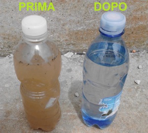 IL RISULTATO. Nella foto due campioni d’acqua: prima e dopo il trattamento.