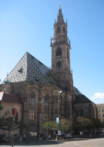 IL DUOMO di Bolzano, dedicato a santa Maria Assunta, è la chiesa più importante della città di Bolzano e concattedrale della diocesi di Bolzano-Bressanone.